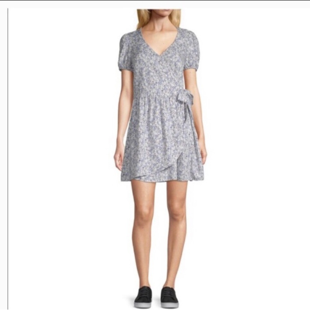 Arizona genuine wrap floral cap sleeve dress